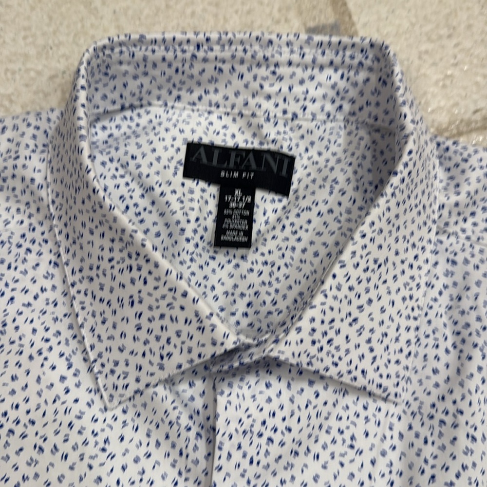 Alfani White Cobalt Dress Shirt Long-Sleeved Classic
Neck 17-17.5, sleeve 36/37